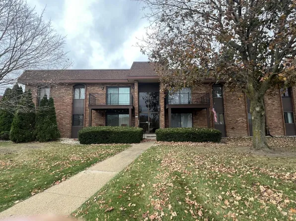5175 South Root River PARKWAY #5, Greenfield, WI 53228
