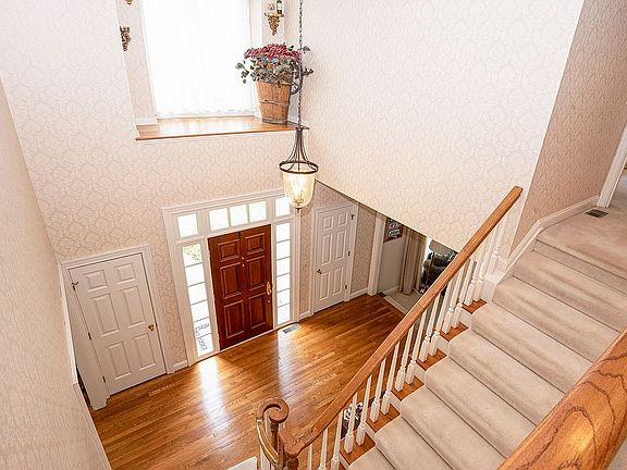 4th image of 5629 Brookstone Dr