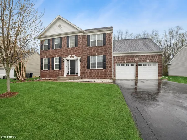 3667 Thornhill Dr, Elgin, IL 60124