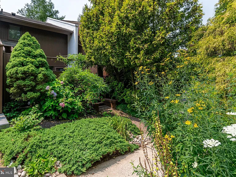 9 Arden Way — Photo 3