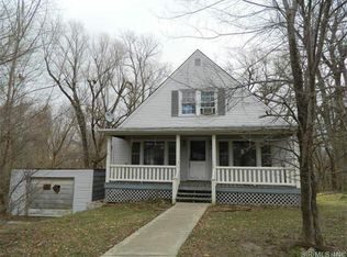 2201 Fernwood Pl, Alton, IL 62002