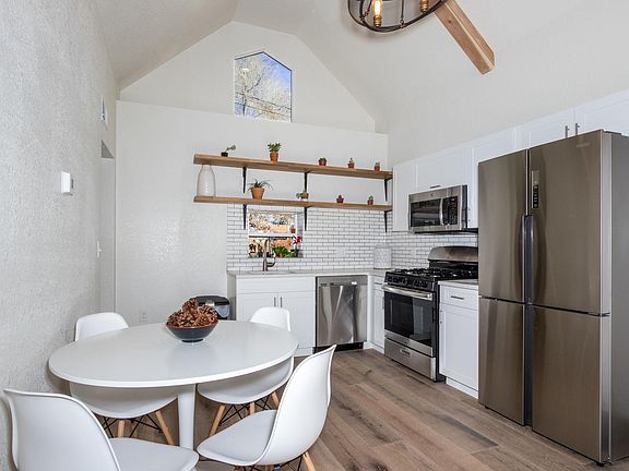 Kitchen/Dining area.