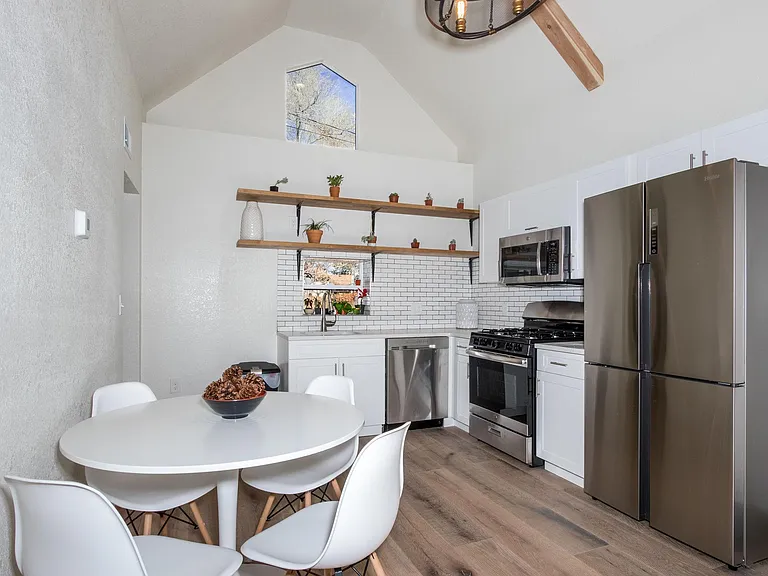 Kitchen/Dining area.