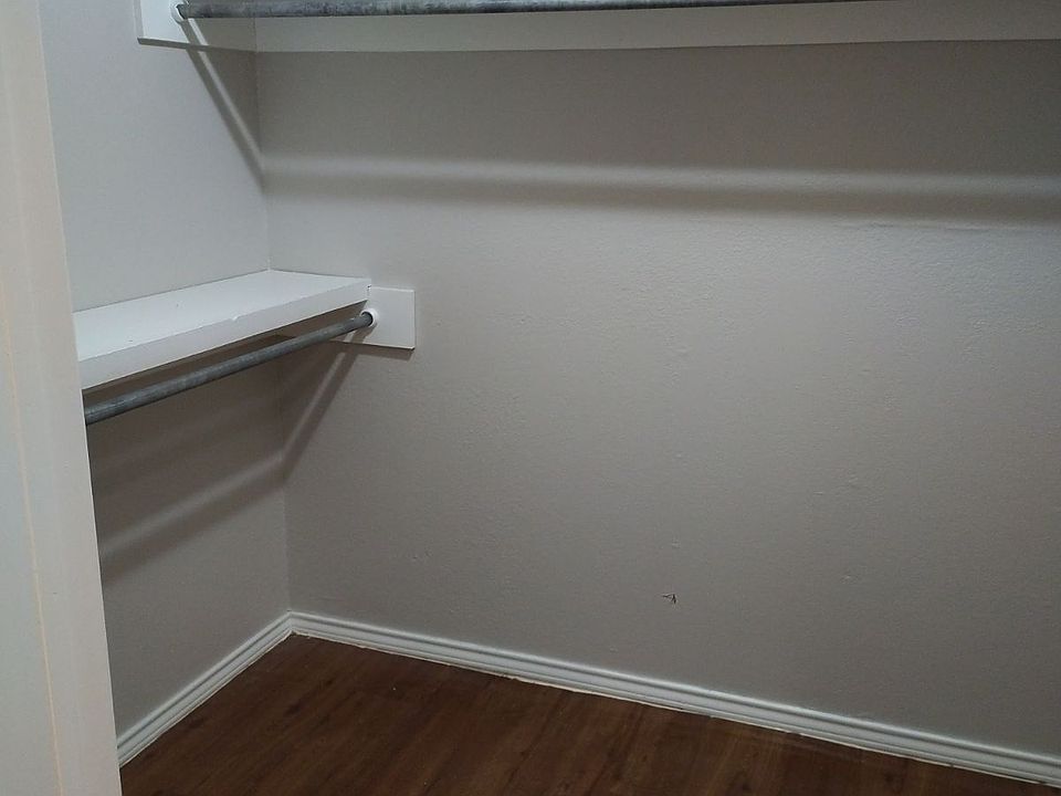 HUGE WALK IN CLOSET