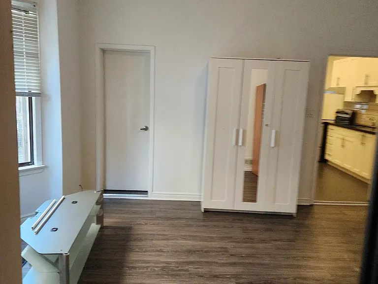 16 Russett Ave — Photo 4