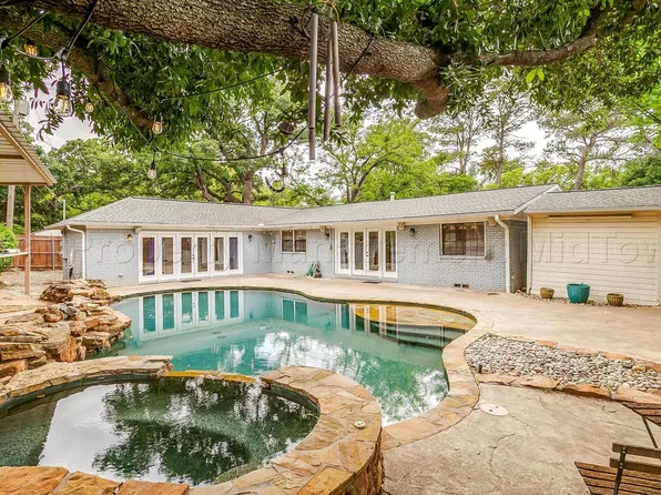 1813 Thomas Pl, Arlington, TX 76010