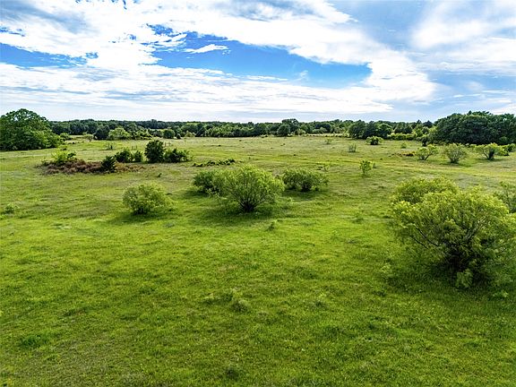 5th image of 424 County Road 1475