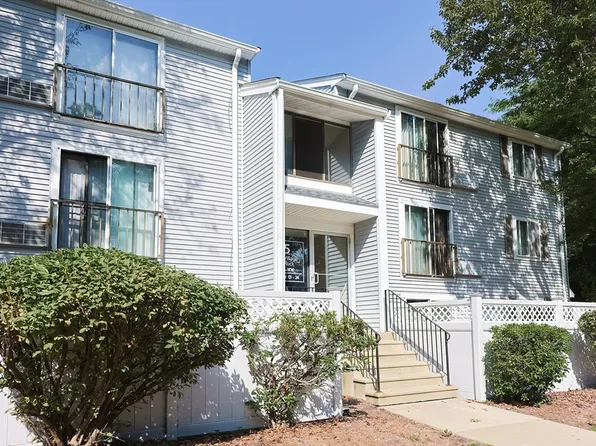 5 Village Rock Ln APT 14, Natick, MA 01760