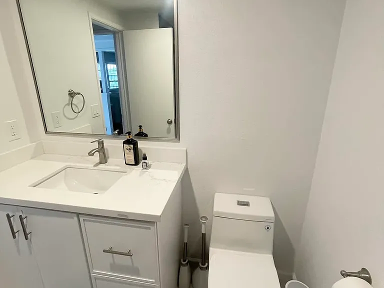 Lee Dr — Photo 6