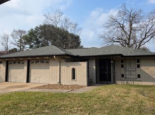 954 Crestbrook Dr, Houston, TX 77038