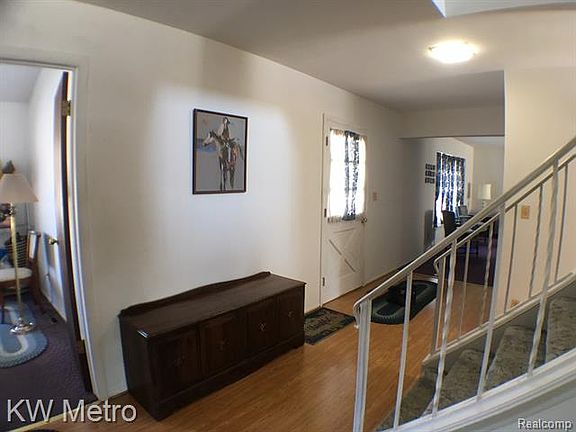 2nd image of 32659 Olde Franklin Dr