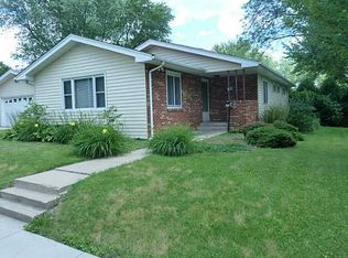 402 Crestview Ave, Iowa City, IA 52245