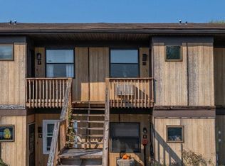 1334 W Wyomissing Ct APT R, Reading, PA 19609