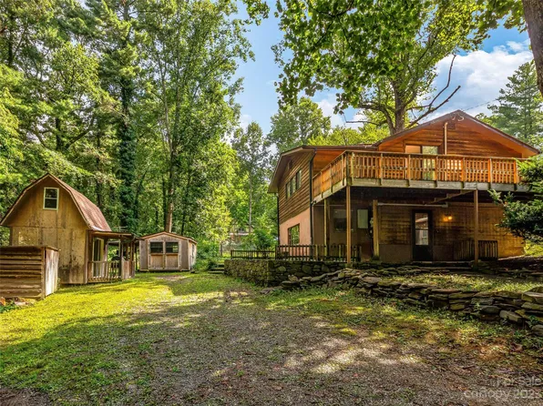 226 Ray Hill Rd, Mills River, NC 28759