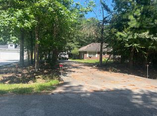 319 Garrett Dr, Magnolia, TX 77354