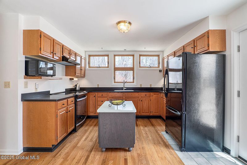 4th image of 1631 Knight Road