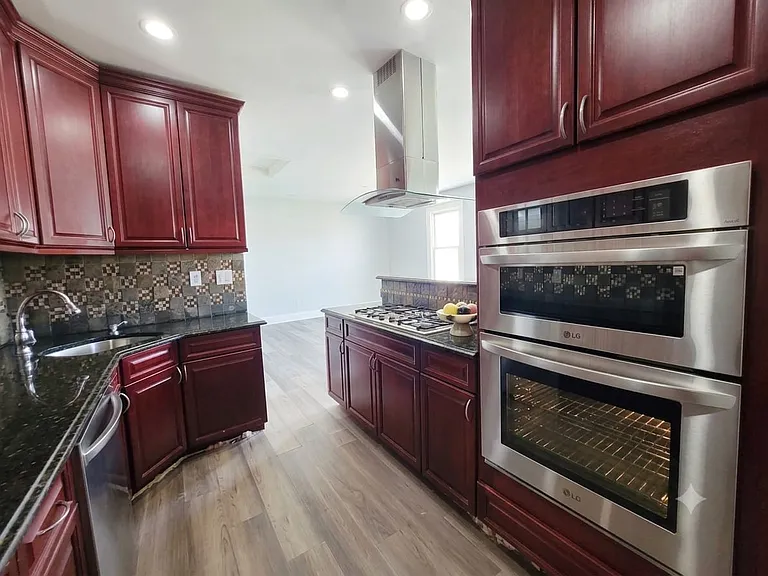104 Fulton Ave #2E — Photo 2