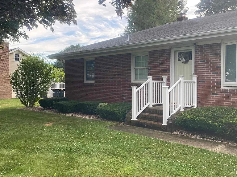 106 Wardel Rd — Photo 9
