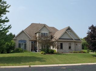 W150N7229 Paseo Ln, Menomonee Falls, WI 53051