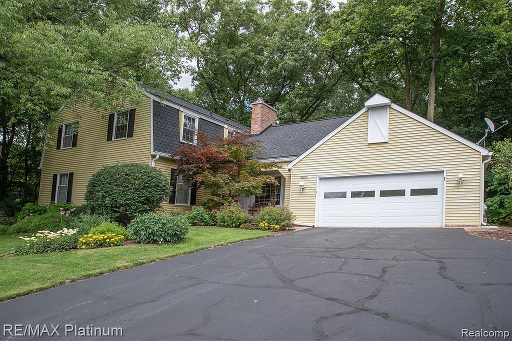 8225 Pawnee Trl, Pinckney, MI 48169 MLS 20230057147 Zillow