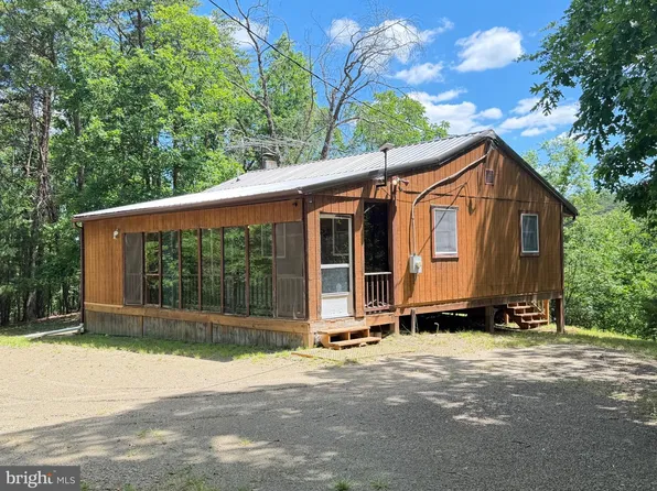 511 Chickadee Rd, Purgitsville, WV 26852