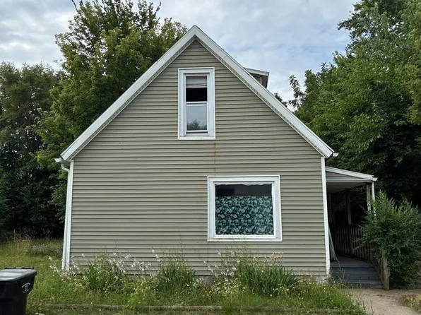 2106 Bertrand St, South Bend, IN 46628