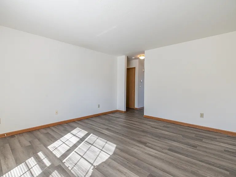 240 Richards Dr — Photo 8