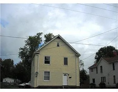 1504 W State St photo 1