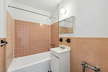 Rented by Pistilli Realty Group