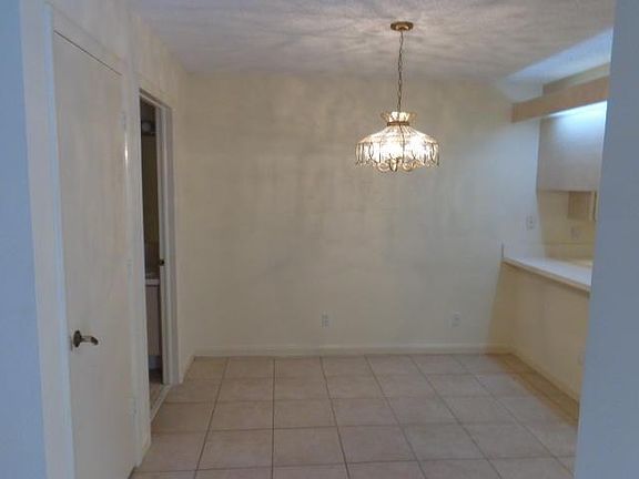 3rd image of 3111 Kingston Ct
