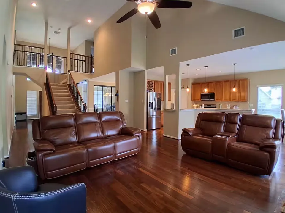 8418 Cross Country Dr
