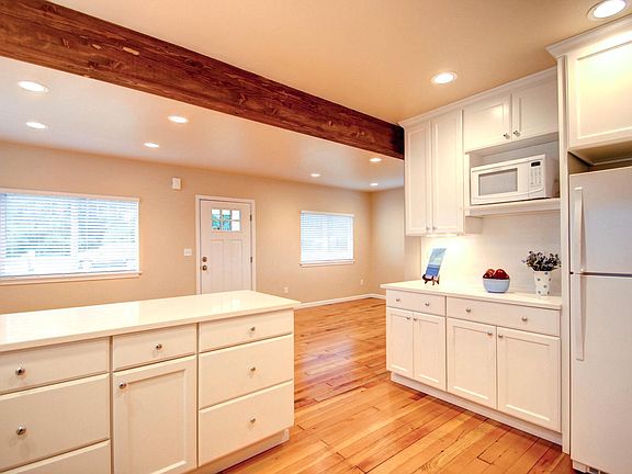 Bright Great Room, & Kitchen