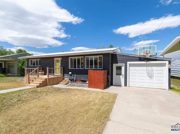 1004 E St, Edgemont, SD 57735