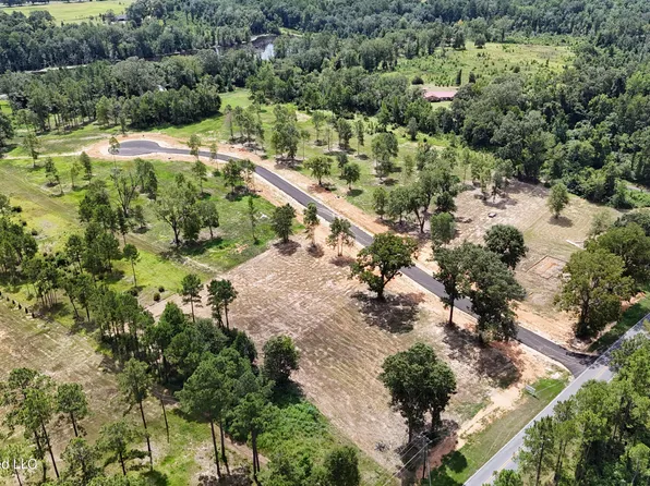 13 Oakley Ln, Lucedale, MS 39452