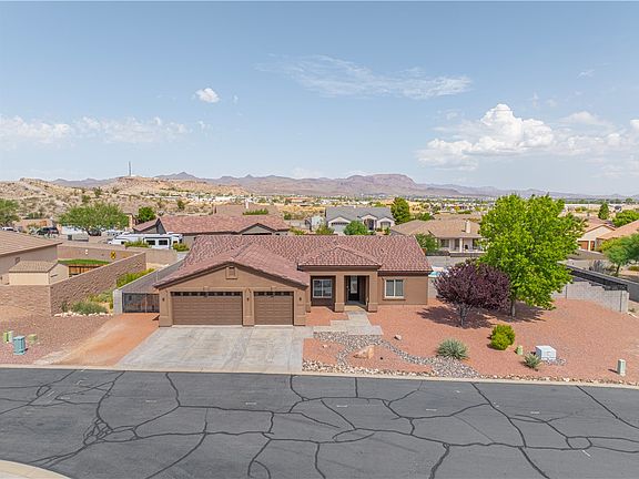 2nd image of 2269 Mesa Circle