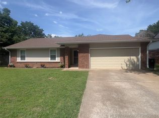 8012 S Date Ave, Broken Arrow, OK 74011