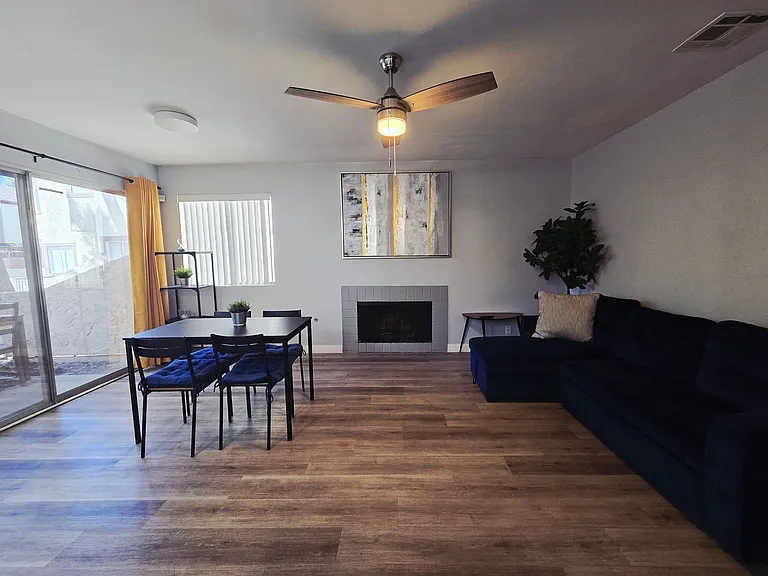 5045 Spencer St #B — Photo 5