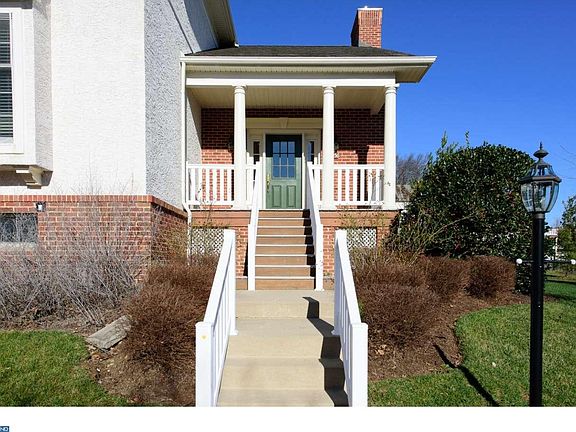 2nd image of 456 Fairmont Dr