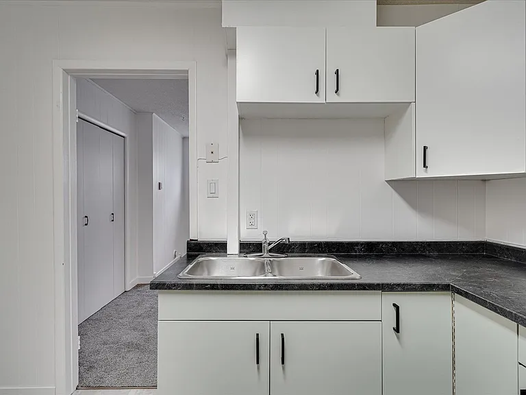 344 Carleton Dr #B — Photo 9