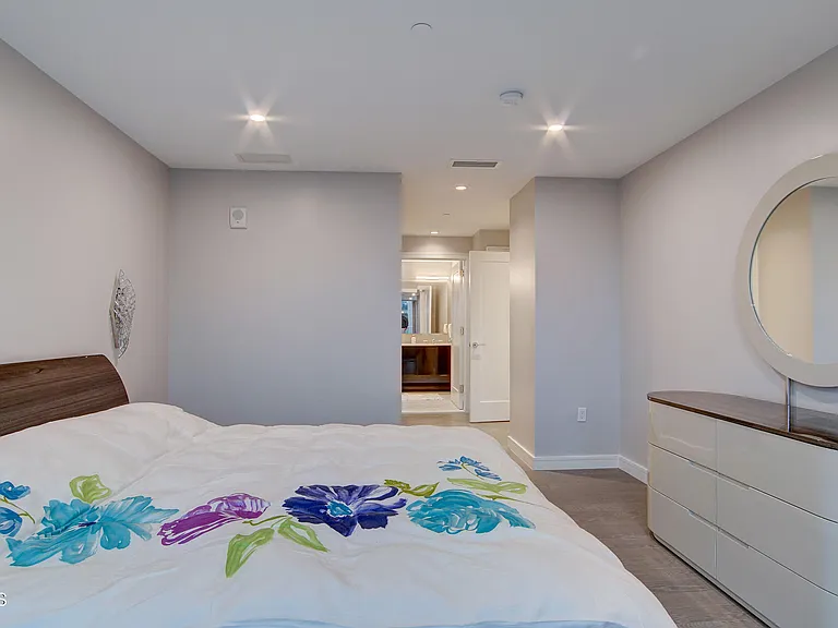 15 Morris Ave #507 — Photo 34