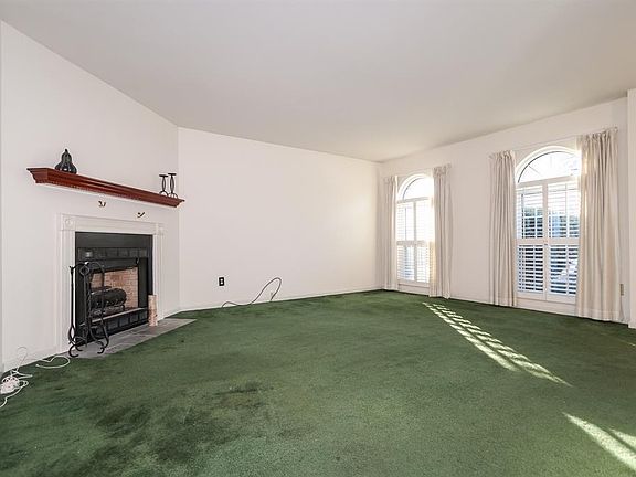 5th image of 38 Dexter Park Blvd
