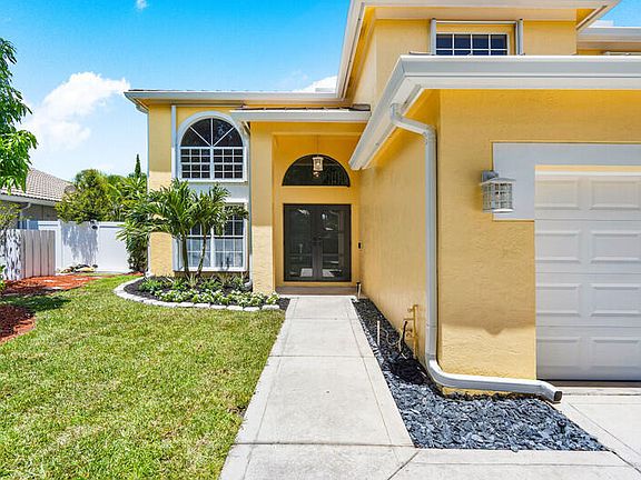 3rd image of 1350 Laurelwood Lane