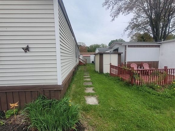 2nd image of 557 SW Cutoff #140