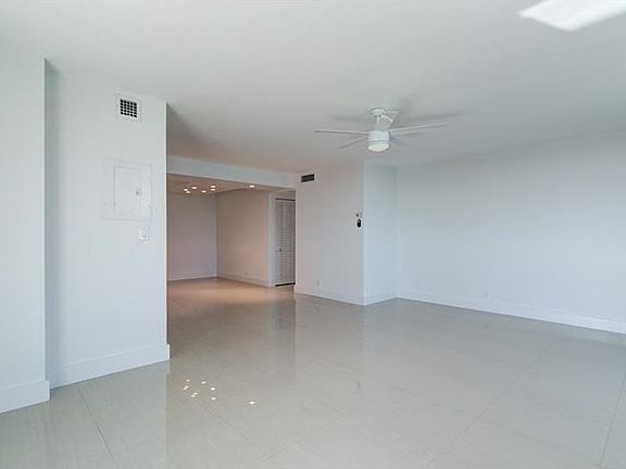 3rd image of 3703 NE 166th St Ph 10