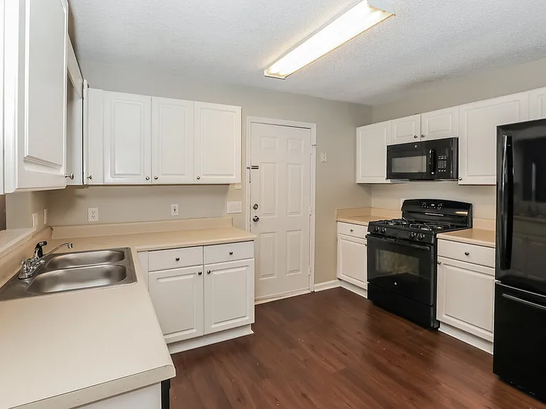 172 Regency Park Dr — Photo 7