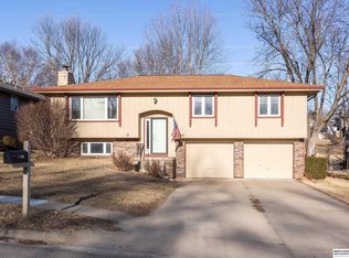 11318 Raleigh Dr, Omaha, NE 68164