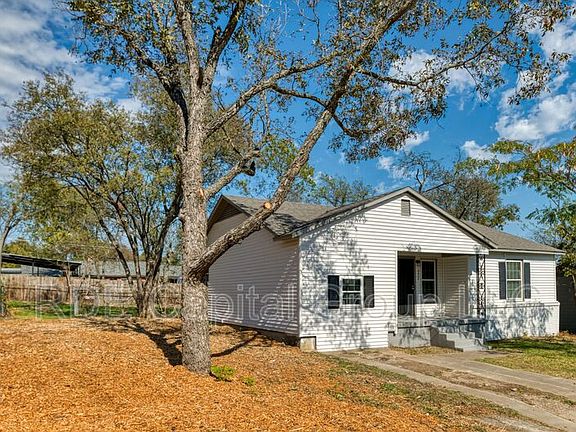 3rd image of 2429 Stephen Lee Dr