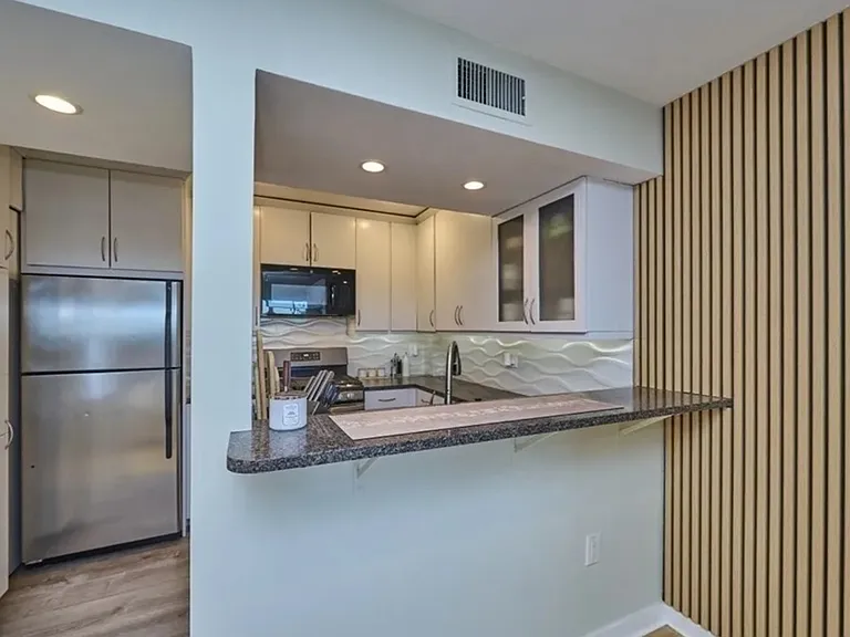 147 Kelton Street #715 — Photo 21