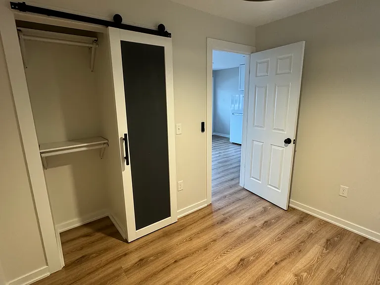 4069 Silver Lake Rd #B — Photo 13