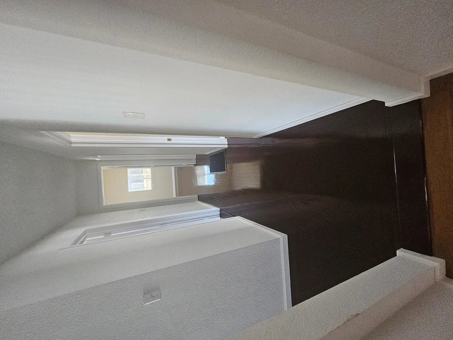 139 Marks Blvd — Photo 3